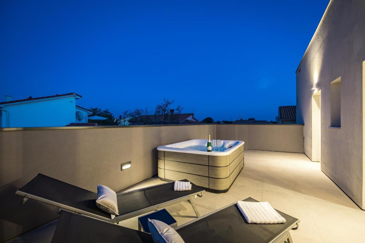 Villa Aida - 4 Bedroom Luxury Villa With Large Private Pool 4K Projector And Jacuzzi Пула Екстер'єр фото