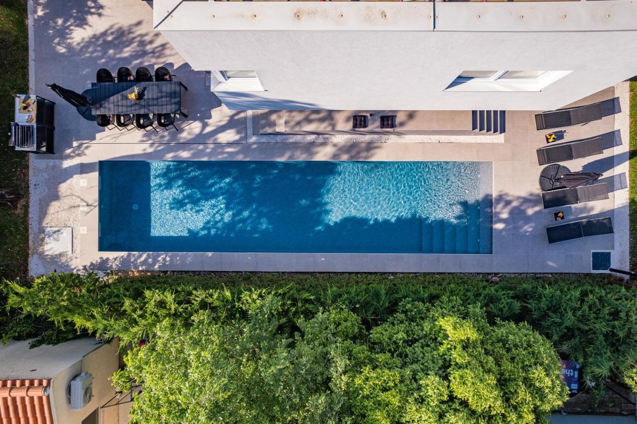 Villa Aida - 4 Bedroom Luxury Villa With Large Private Pool 4K Projector And Jacuzzi Пула Екстер'єр фото