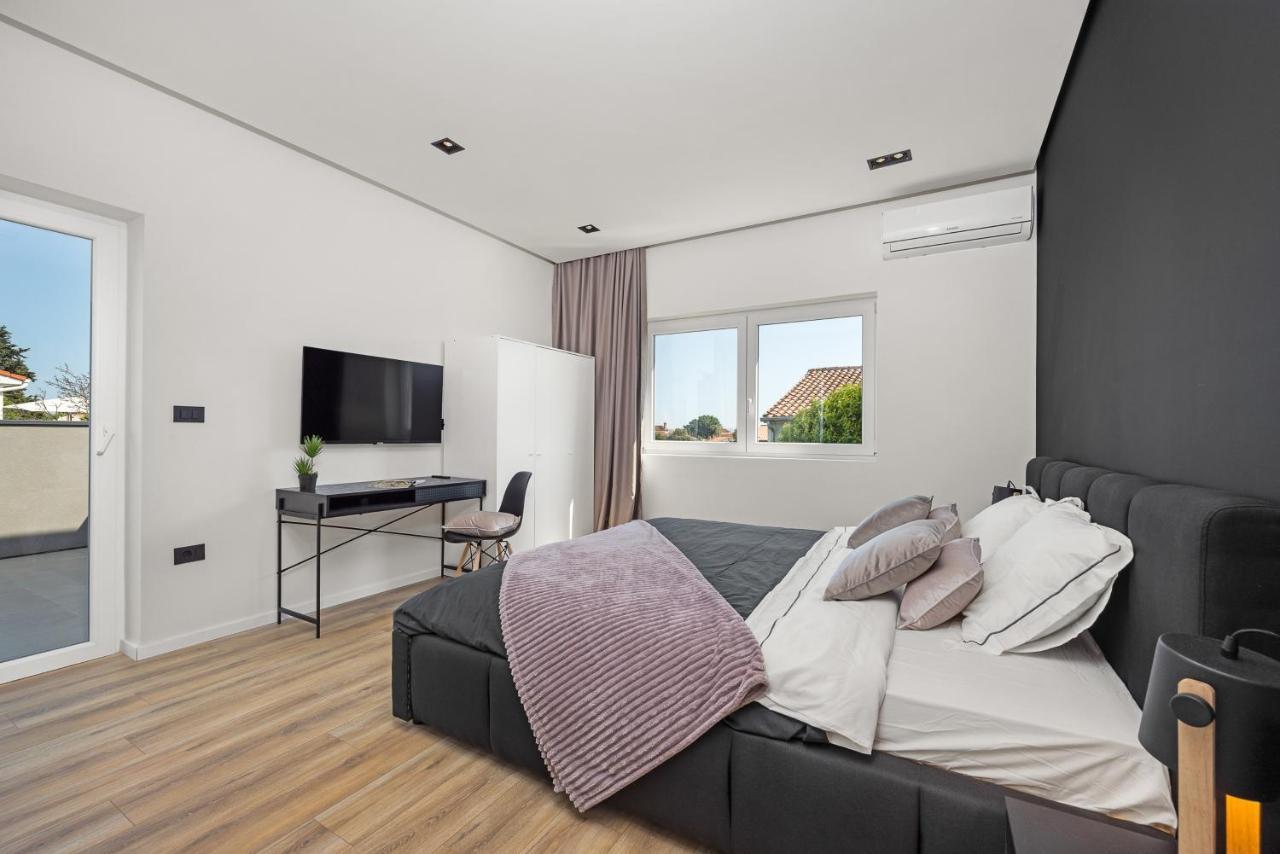 Villa Aida - 4 Bedroom Luxury Villa With Large Private Pool 4K Projector And Jacuzzi Пула Екстер'єр фото