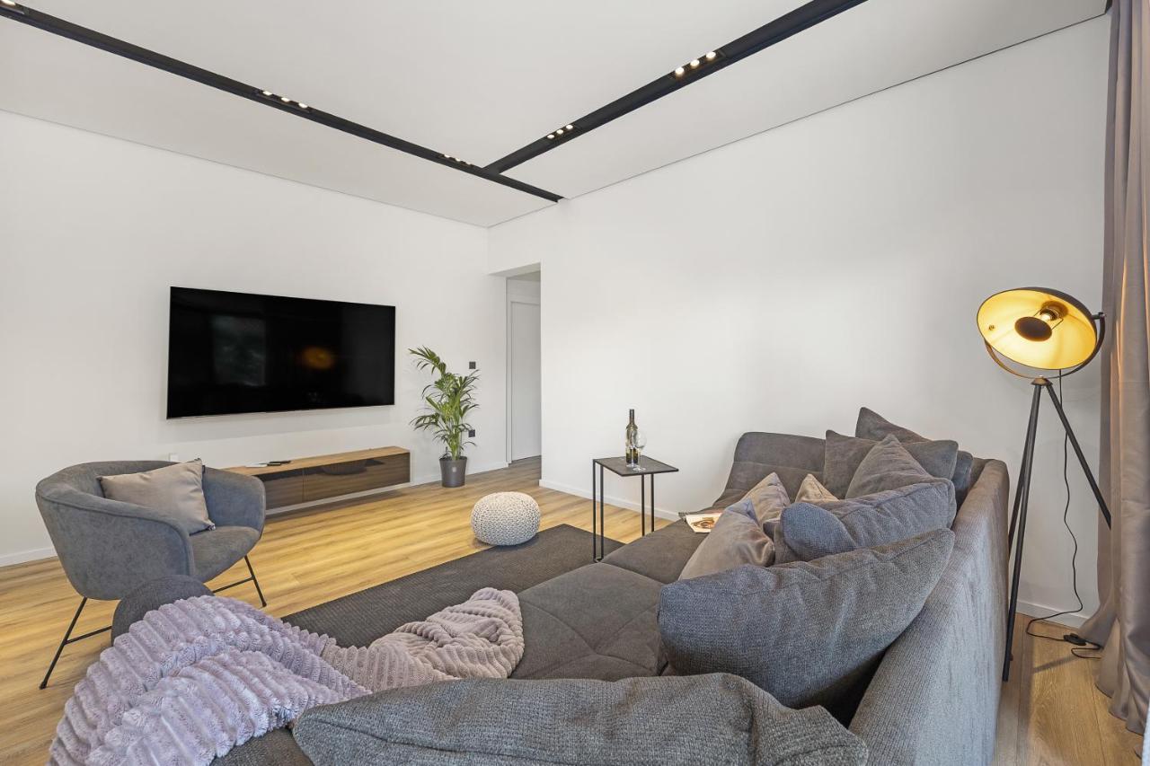 Villa Aida - 4 Bedroom Luxury Villa With Large Private Pool 4K Projector And Jacuzzi Пула Екстер'єр фото