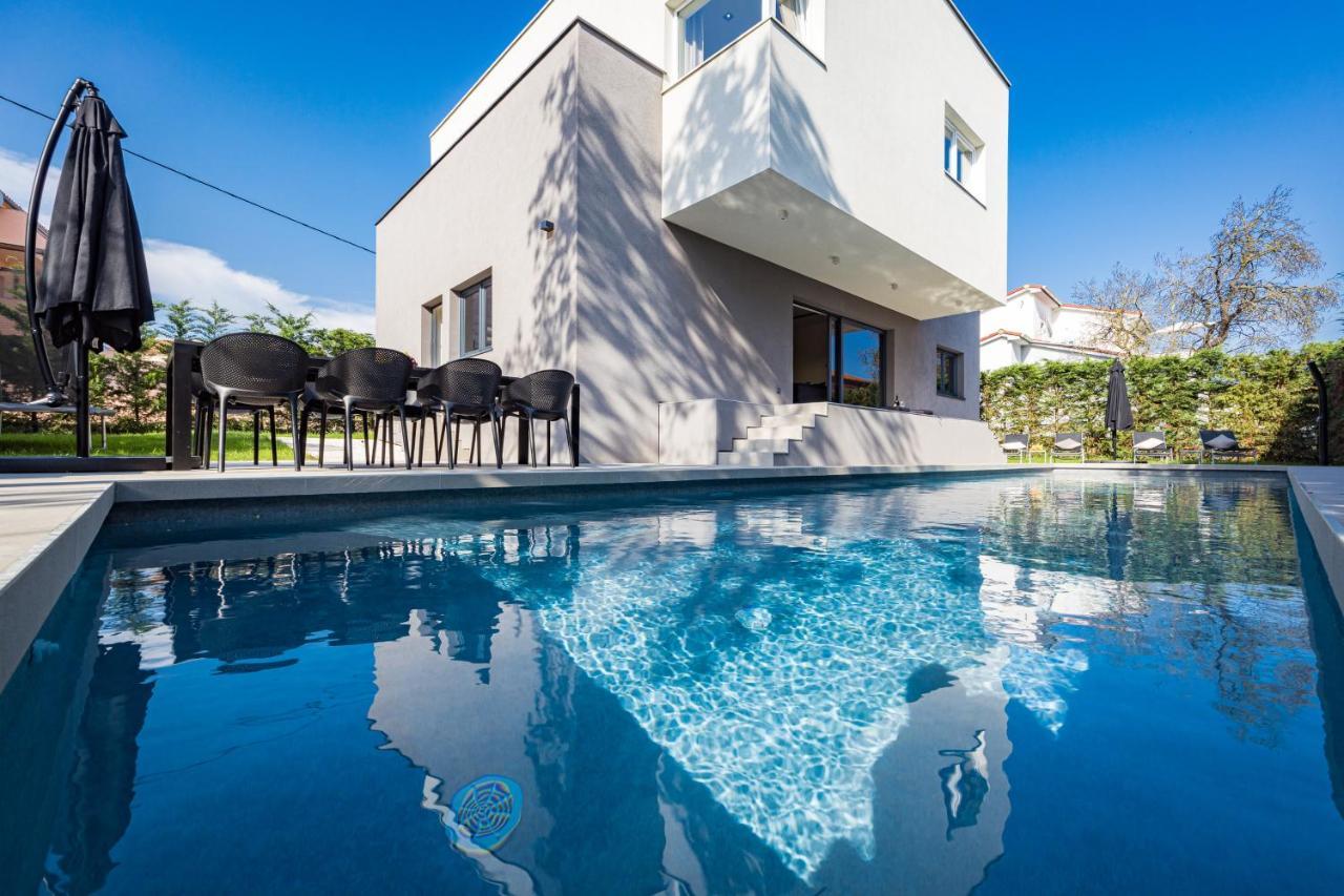 Villa Aida - 4 Bedroom Luxury Villa With Large Private Pool 4K Projector And Jacuzzi Пула Екстер'єр фото