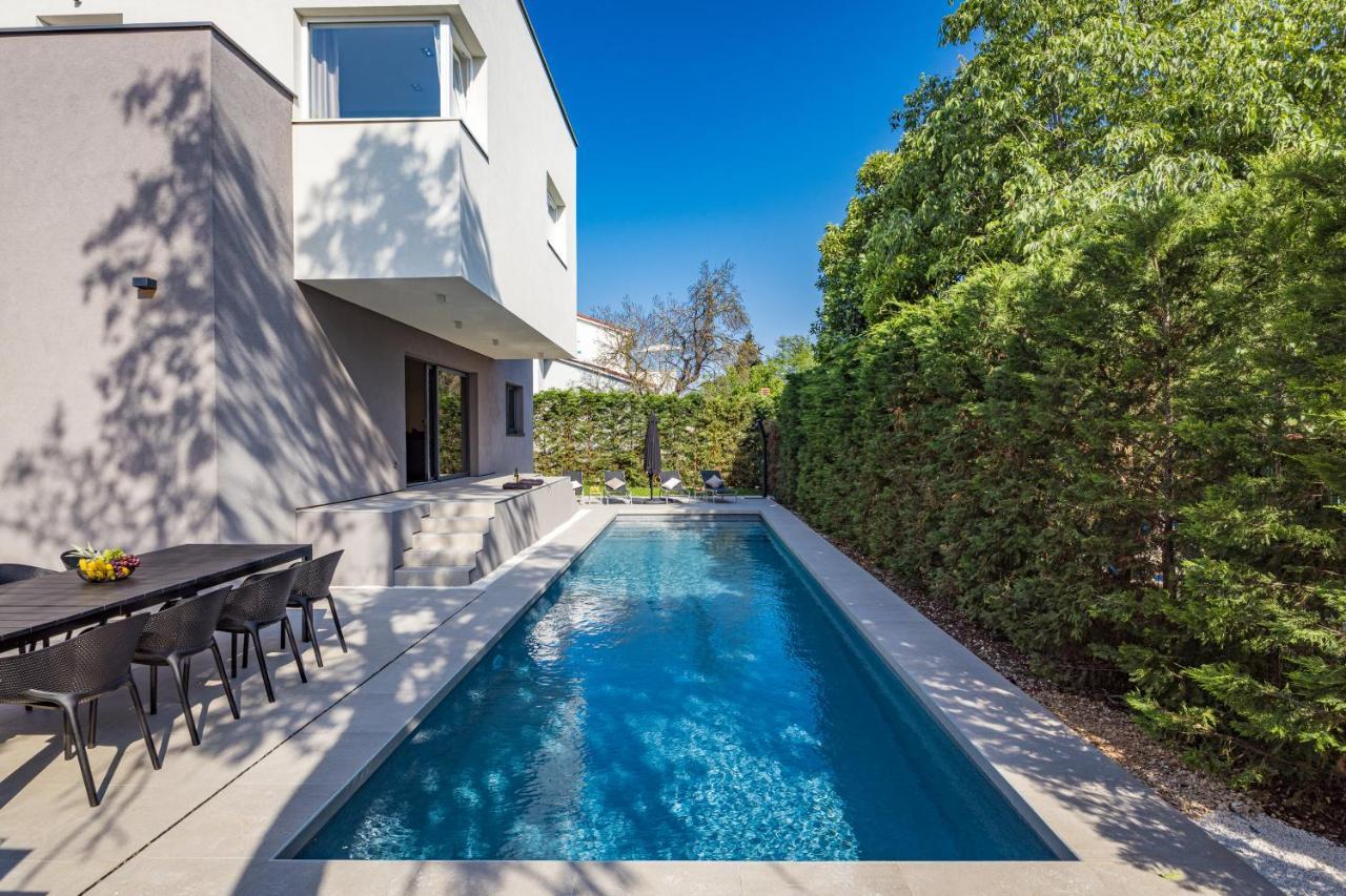 Villa Aida - 4 Bedroom Luxury Villa With Large Private Pool 4K Projector And Jacuzzi Пула Екстер'єр фото