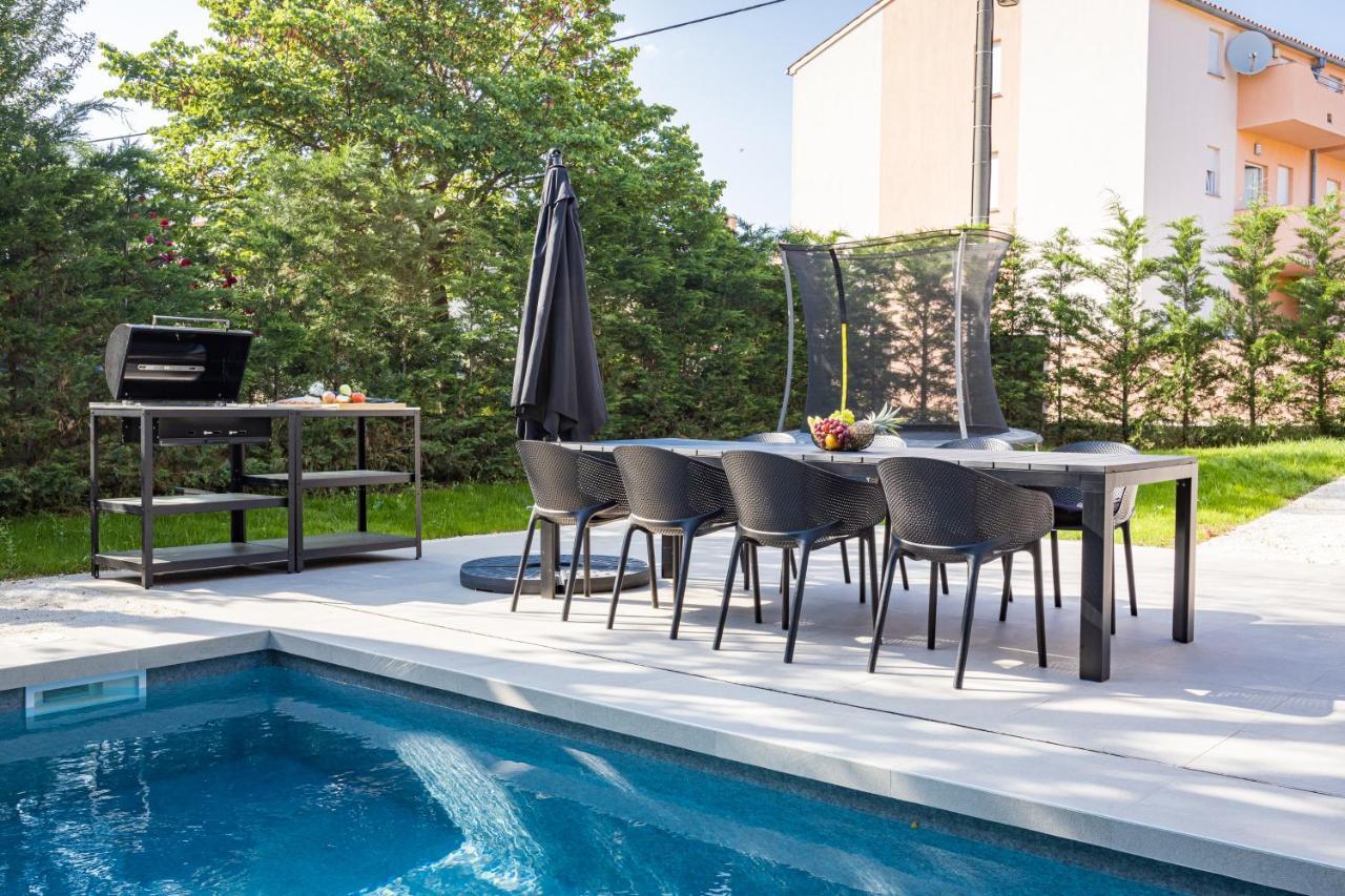 Villa Aida - 4 Bedroom Luxury Villa With Large Private Pool 4K Projector And Jacuzzi Пула Екстер'єр фото